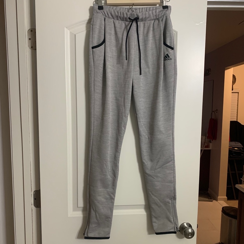Women’s XS Adidas gray sweatpants
